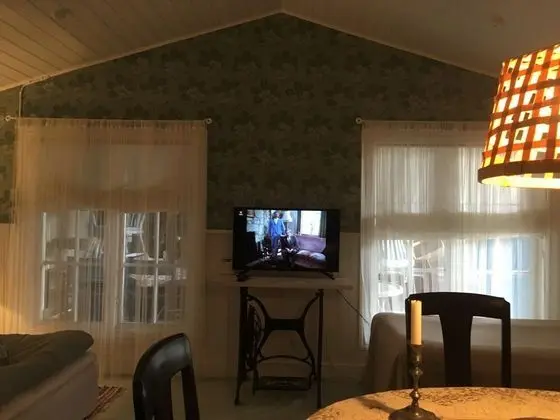 Üç Kişilik Oda, Ortak Banyo (Værelse 2)