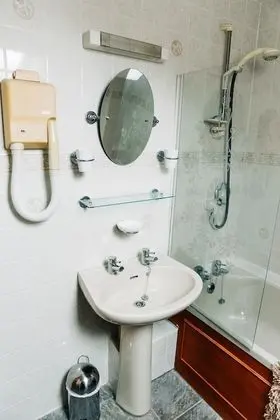 Standard Tek Büyük veya İki Ayrı Yataklı Oda, Banyolu/Duşlu (Room 2)