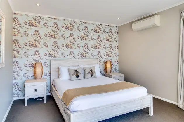 Ev, Kır Manzaralı (Three Bedroom)