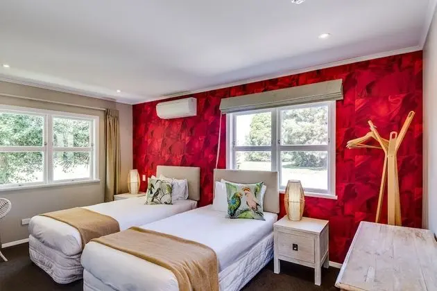 Ev, Kır Manzaralı (Three Bedroom)