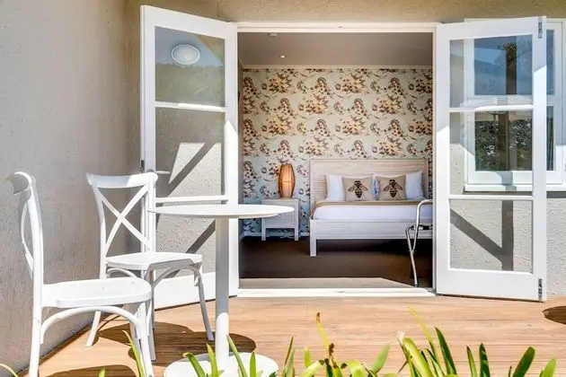 Ev, Kır Manzaralı (Three Bedroom)