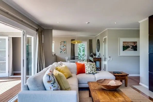 Ev, Kır Manzaralı (Three Bedroom)