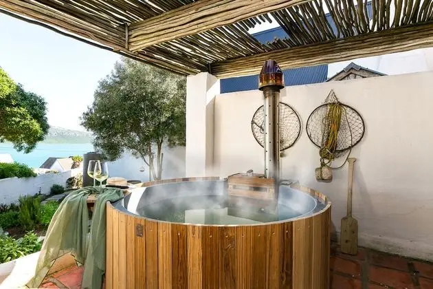 Wood Fired Hottub Frank Wightman Cottage