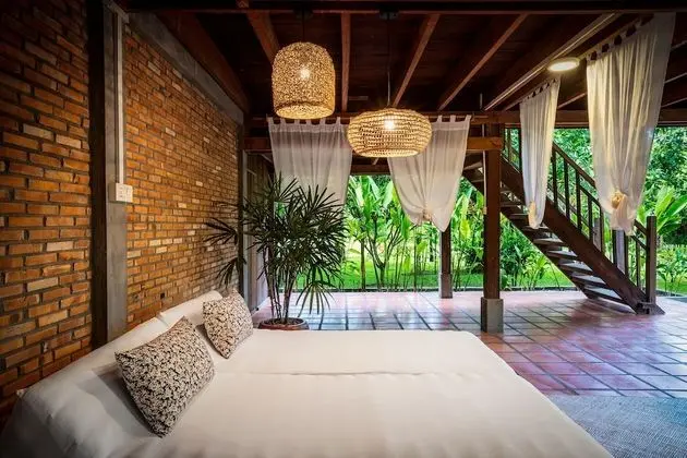Deluxe Khmer Bungalows