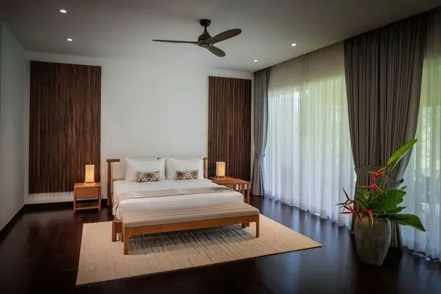 Luxury Bungalow Suites