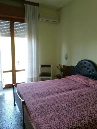 Tek Büyük veya İki Ayrı Yataklı Oda, Tepe Manzaralı