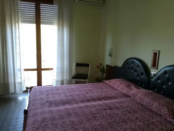 Üç Kişilik Oda, Tepe Manzaralı