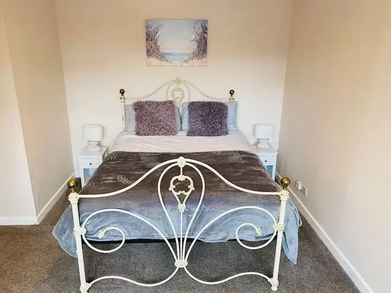 Standard Ev, Özel Banyo (3 Bed Semi)