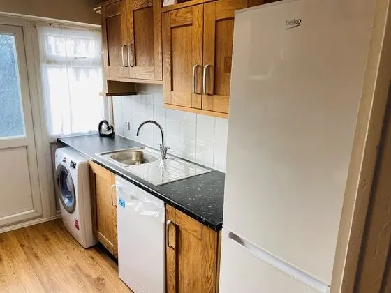 Standard Ev, Özel Banyo (3 Bed Semi)