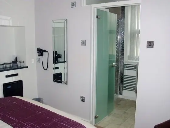 Luxury Tek Büyük Yataklı Oda