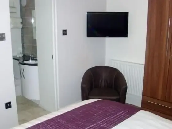 Luxury Tek Büyük Yataklı Oda