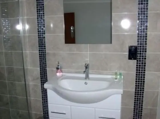 Luxury Tek Büyük Yataklı Oda