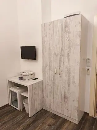 Çift Kişilik, Şehir Manzaralı, Giriş Katı