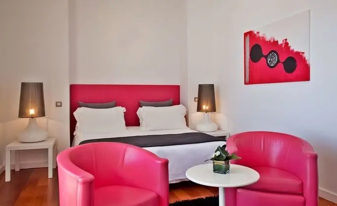 Design Tek Büyük veya İki Ayrı Yataklı Oda
