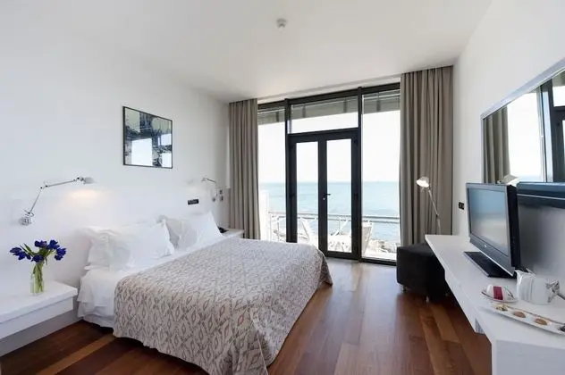 Design Tek Büyük veya İki Ayrı Yataklı Oda
