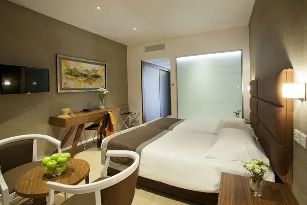 Garden Suite Poolfront 1st floor