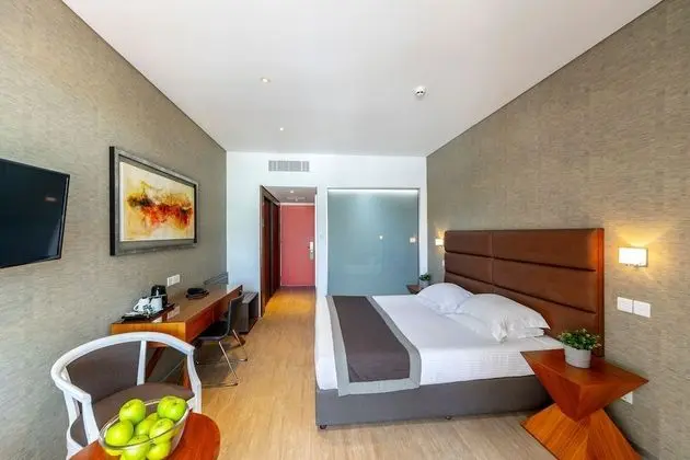 Garden Suite Poolfront 1st floor