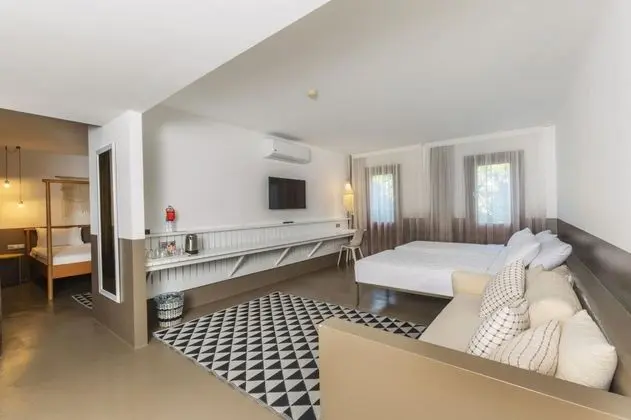 Two Bedroom Deluxe Oda, Havuz Manzaralı