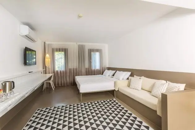 Two Bedroom Deluxe Oda, Havuz Manzaralı