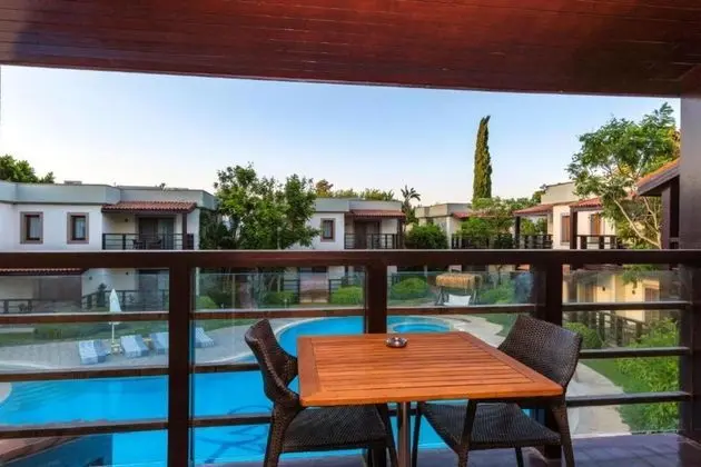 Two Bedroom Deluxe Oda,Havuz veya Bahçe Manzaralı,Balkonlu