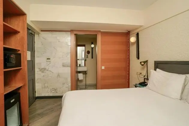Standart Oda, Şehir Manzaralı