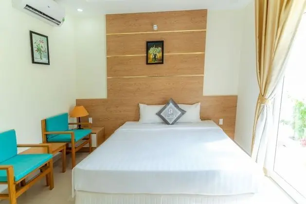 Deluxe Tek Büyük Yataklı Oda, Kısmi Deniz Manzaralı
