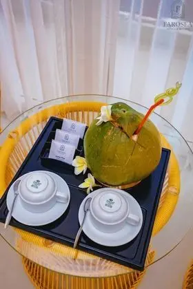 Deluxe Tek Büyük Yataklı Oda, Kısmi Deniz Manzaralı
