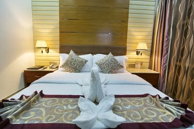 Deluxe Tek Büyük Yataklı Oda, 1 En Büyük (King) Boy Yatak, Sigara İçilebilir, Şehir Manzaralı