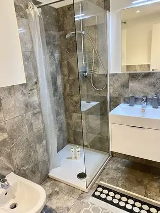 Design Apart Daire, 1 Büyük (Queen) Boy Yatak ve Çekyat, Sigara İçilmez, Avlu Manzaralı