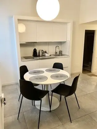 Design Apart Daire, 1 Büyük (Queen) Boy Yatak ve Çekyat, Sigara İçilmez, Avlu Manzaralı