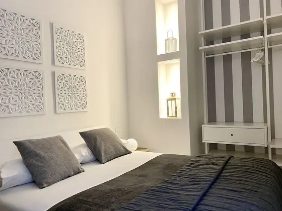 Design Apart Daire, 1 Büyük (Queen) Boy Yatak ve Çekyat, Sigara İçilmez, Avlu Manzaralı