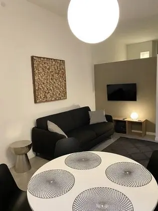 Design Apart Daire, 1 Büyük (Queen) Boy Yatak ve Çekyat, Sigara İçilmez, Avlu Manzaralı