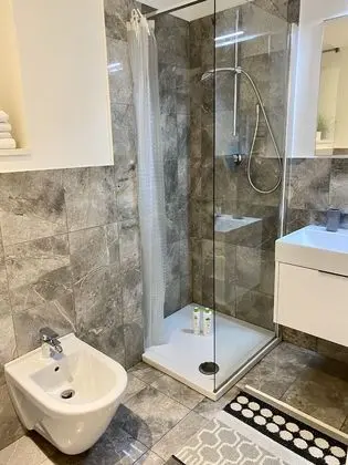 Design Apart Daire, 1 Büyük (Queen) Boy Yatak ve Çekyat, Sigara İçilmez, Avlu Manzaralı