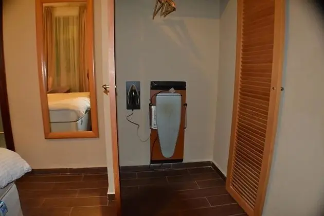 Tek Büyük Yataklı Oda, 2 Tek Kişilik Yatak