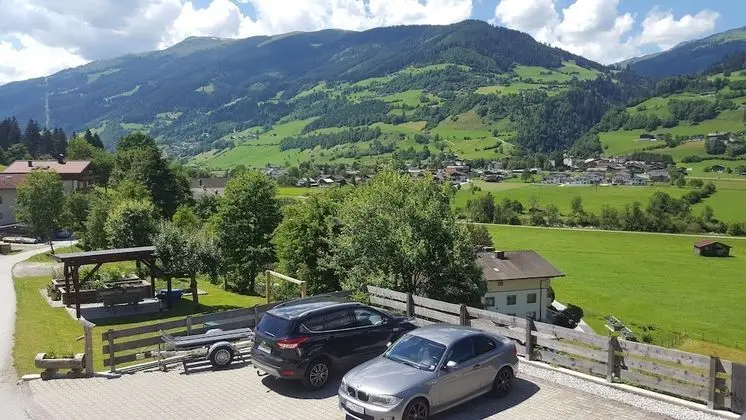 Basic Stüdyo, 1 Büyük (Queen) Boy Yatak, Dağ Manzaralı, Yamaçta