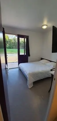 Basic Tek Büyük Yataklı Oda