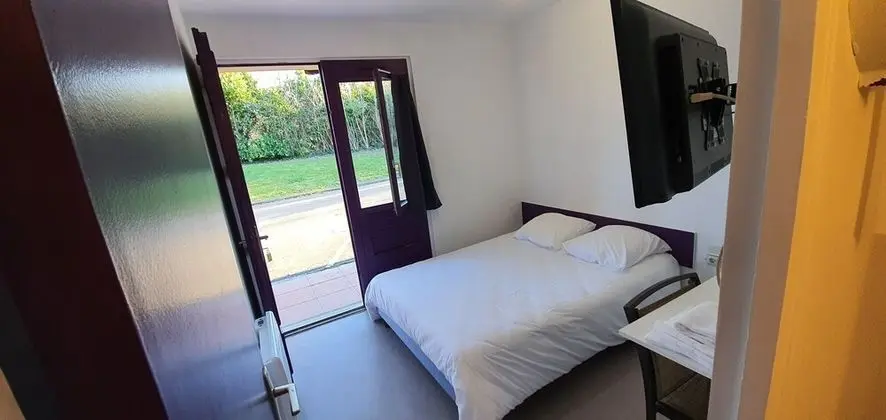 Basic Tek Büyük Yataklı Oda