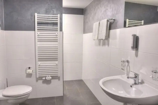 Premium Tek Büyük Yataklı Oda