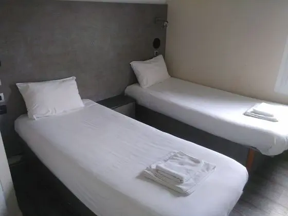 İki Ayrı Yataklı Oda