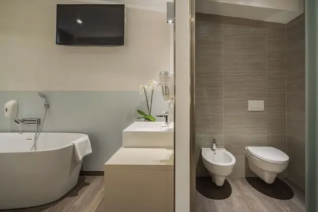Comfort Tek Büyük veya İki Ayrı Yataklı Oda