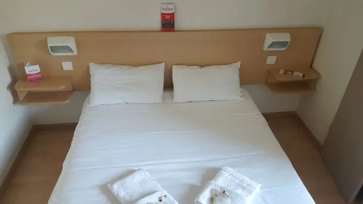 Tek Büyük Yataklı Oda, Ortak Banyo