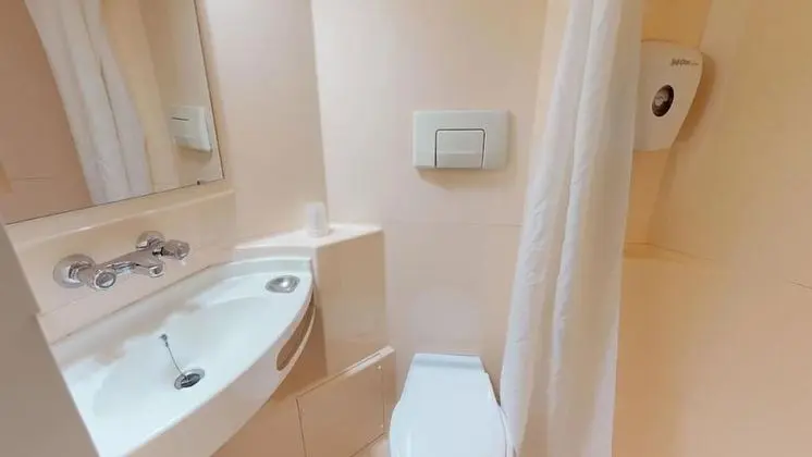 Standard Oda, Birden Çok Yatak (1 Double and 1 Single bed)