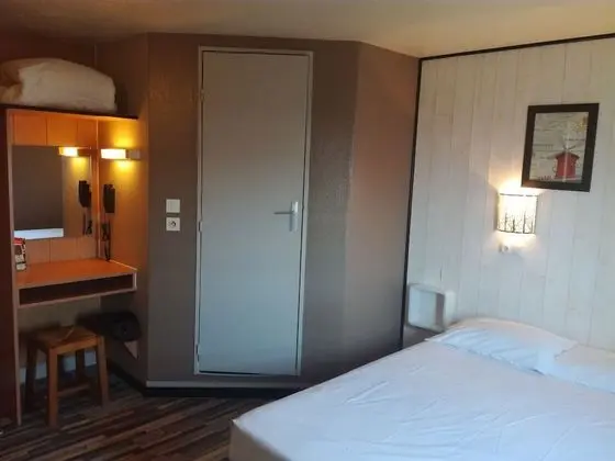 Standard Tek Büyük Yataklı Oda