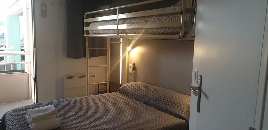 Üç Kişilik Oda