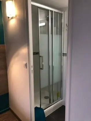 Üç Kişilik Oda