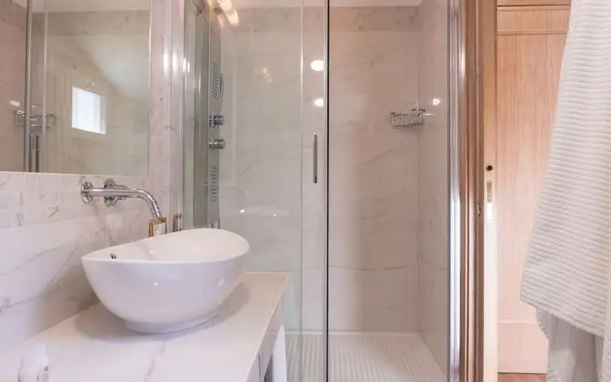 Deluxe Tek Büyük Yataklı Oda, Balkon