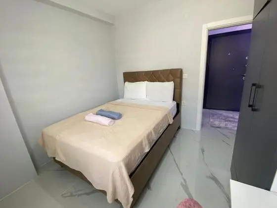 Apart 1+1 Oda, Deniz ve Dağ Manzaralı, Yemek Masası