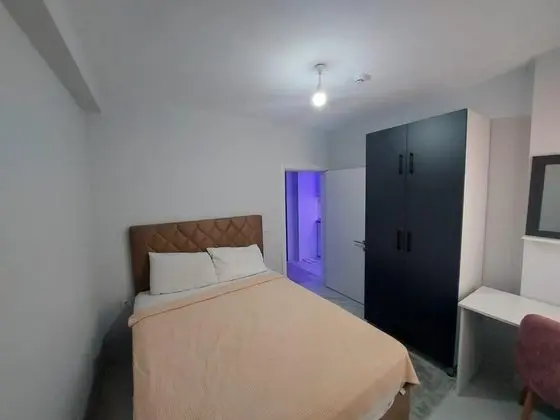 Apart 1+1 Oda, Deniz ve Dağ Manzaralı, Yemek Masası