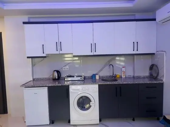 Apart 1+1 Oda, Deniz ve Dağ Manzaralı, Yemek Masası