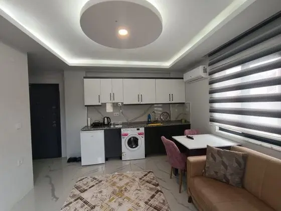 Apart 1+1 Oda, Deniz ve Dağ Manzaralı, Yemek Masası